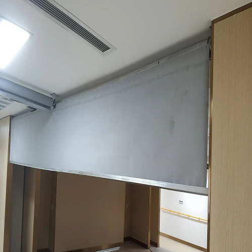電動(dòng)擋煙垂壁安裝展示.jpg